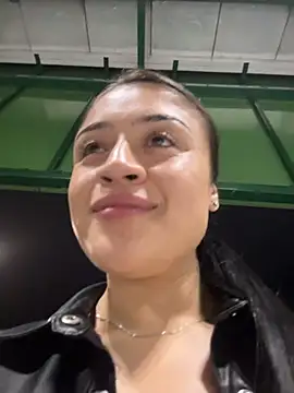 Snapshot of lucianaroy chatting on 10.21.25 lucianaroy online show from 10.21.25