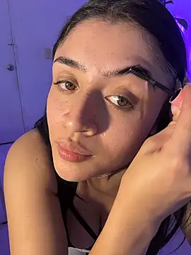 Snapshot of lucianaroy chatting on 10.22.25 lucianaroy online show from 10.22.25