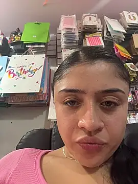 Snapshot of lucianaroy chatting on 10.22.25 lucianaroy online show from 10.22.25