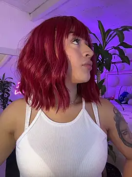 Snapshot of lucianaroy chatting on 11.14.25 lucianaroy online show from 11.14.25