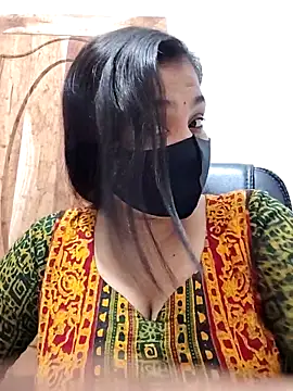 Snapshot of Ritusri_Dotta chatting on 12.22.25 Ritusri Dotta online show from 12.22.25