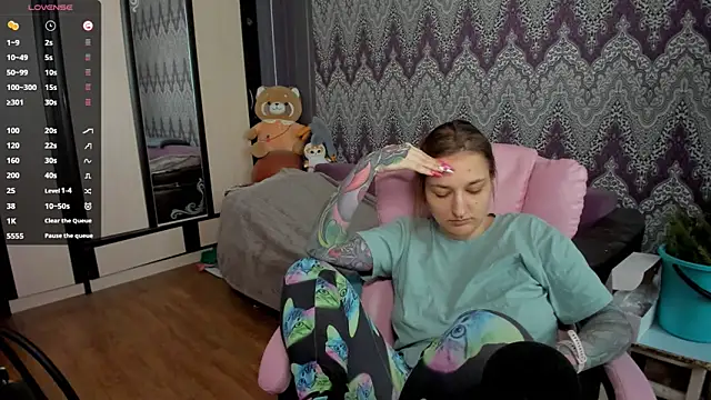 Snapshot of AlexRacc00n chatting on 01.23.25 AlexRacc00n online show from 01.23.25