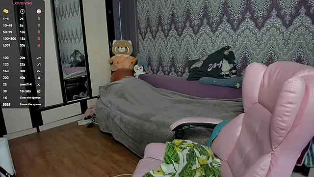 Snapshot of AlexRacc00n chatting on 01.31.25 AlexRacc00n online show from 01.31.25