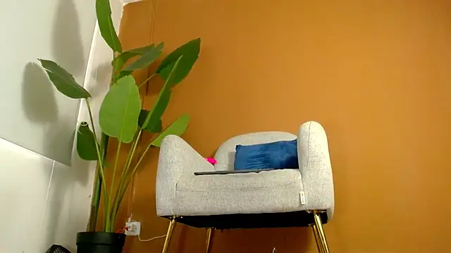 Snapshot of Sara_ow chatting on 07.28.26 Sara ow online show from 07.28.26