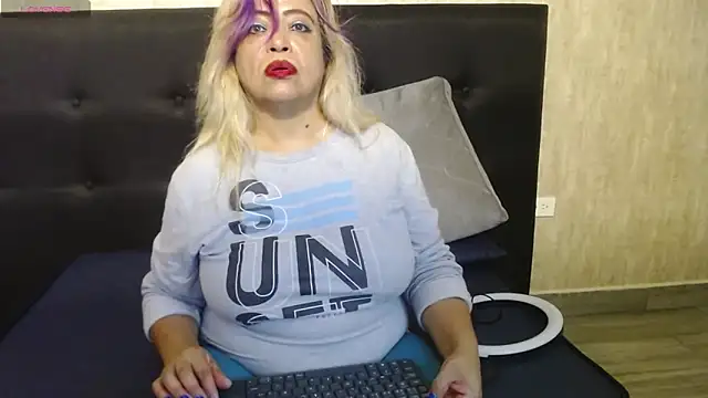 Natasha 699 online show from 11.19.25