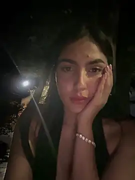 Snapshot of MarianaBenz chatting on 02.12.25 MarianaBenz online show from 02.12.25