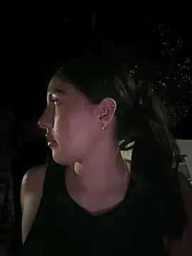 Snapshot of MarianaBenz chatting on 02.15.25 MarianaBenz online show from 02.15.25