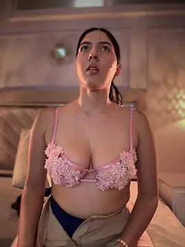 Snapshot of MarianaBenz chatting on 02.19.25 MarianaBenz online show from 02.19.25