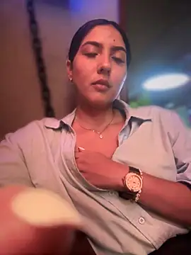 Snapshot of MarianaBenz chatting on 02.28.25 MarianaBenz online show from 02.28.25