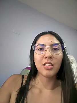 Snapshot of MarianaBenz chatting on 03.07.25 MarianaBenz online show from 03.07.25