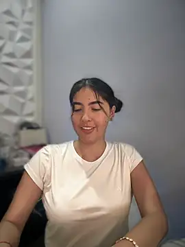 Snapshot of MarianaBenz chatting on 03.09.25 MarianaBenz online show from 03.09.25