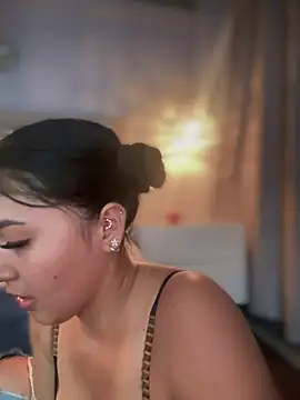 Snapshot of MarianaBenz chatting on 03.11.25 MarianaBenz online show from 03.11.25