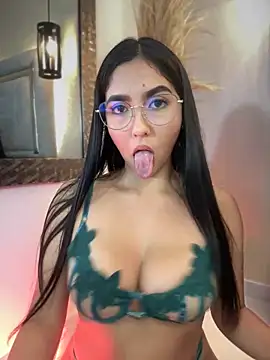 Snapshot of MarianaBenz chatting on 03.21.25 MarianaBenz online show from 03.21.25