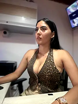 Snapshot of MarianaBenz chatting on 09.20.25 MarianaBenz online show from 09.20.25