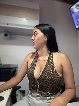 Snapshot of MarianaBenz chatting on 09.23.25 MarianaBenz online show from 09.23.25