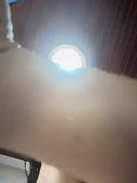 Snapshot of MarianaBenz chatting on 10.22.25 MarianaBenz online show from 10.22.25