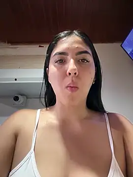 MarianaBenz online show from 02.05.26