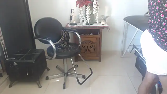 bardotbigcockts online show from 12.14.24