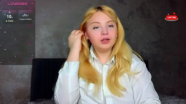 shy blondiee online show from 03.11.25