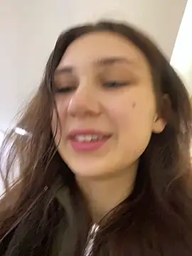 QuitieLia online show from 01.13.25