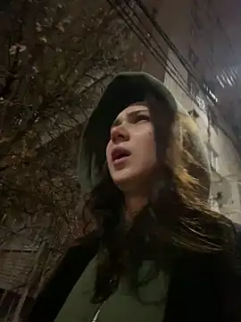 QuitieLia online show from 01.17.25