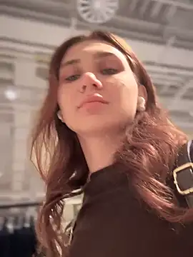 QuitieLia online show from 09.24.25