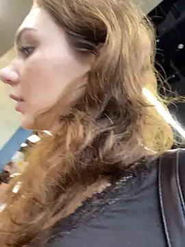 QuitieLia online show from 04.18.26