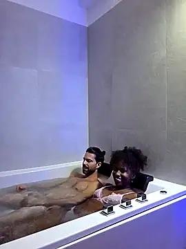 Jeniffer Jarvis online show from 09.17.25