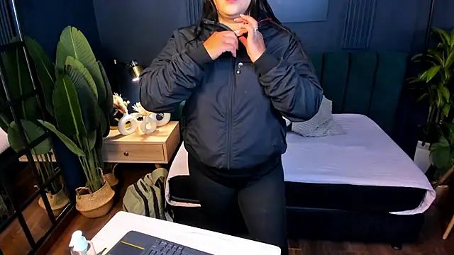 Snapshot of taylor_bennet chatting on 02.10.25 taylor bennet online show from 02.10.25