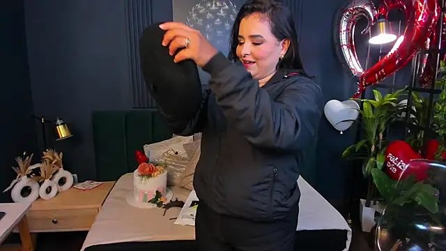 Snapshot of taylor_bennet chatting on 02.19.25 taylor bennet online show from 02.19.25