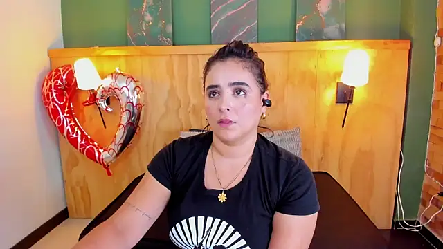 Snapshot of taylor_bennet chatting on 02.23.25 taylor bennet online show from 02.23.25