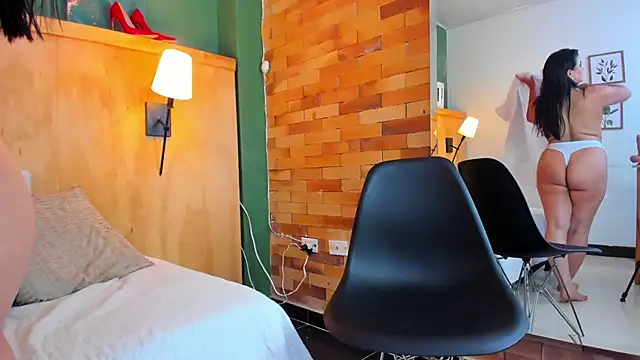 Snapshot of taylor_bennet chatting on 03.18.25 taylor bennet online show from 03.18.25