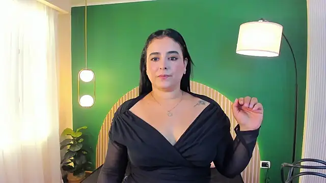 Snapshot of taylor_bennet chatting on 11.11.25 taylor bennet online show from 11.11.25