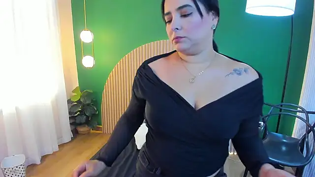 Snapshot of taylor_bennet chatting on 11.21.25 taylor bennet online show from 11.21.25