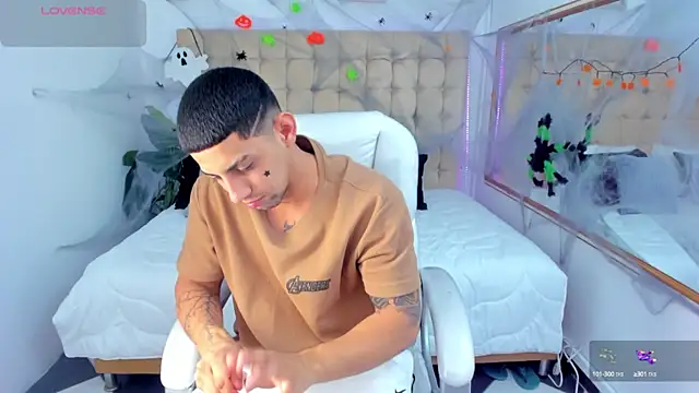 Alex cute77 online show from 10.10.25