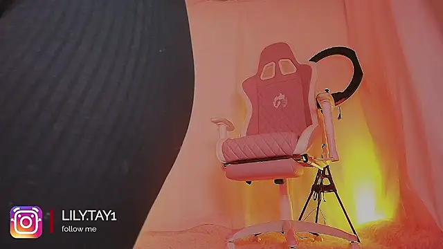 lili taylor online show from 02.05.26