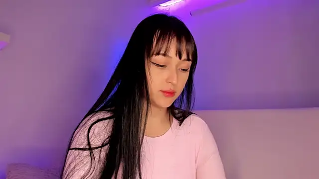 Snapshot of Gloomydoll chatting on 12.06.24 Gloomydoll online show from 12.06.24