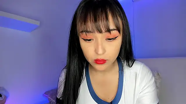 Snapshot of Gloomydoll chatting on 12.17.24 Gloomydoll online show from 12.17.24