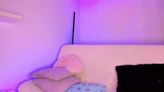 Snapshot of Gloomydoll chatting on 02.10.25 Gloomydoll online show from 02.10.25