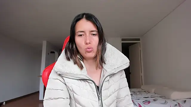 zoe jeane beker online show from 12.29.24