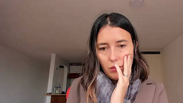 zoe jeane beker online show from 02.10.25