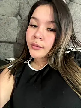 Snapshot of zoe_adhara chatting on 10.03.25 zoe adhara online show from 10.03.25