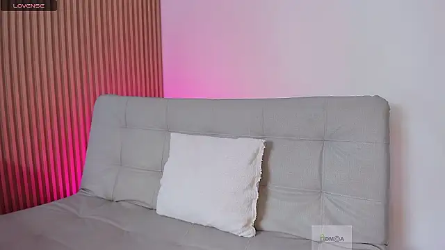 susan  hills online show from 12.06.24