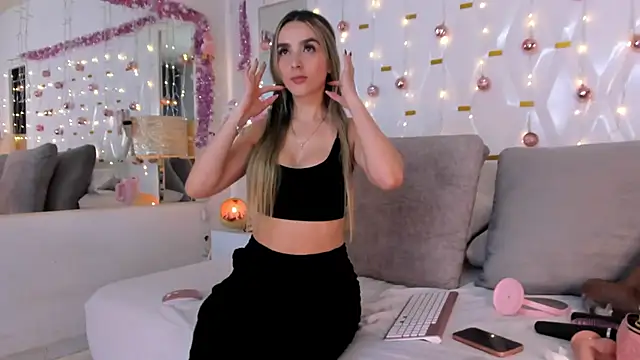 Gabbyy  online show from 12.21.24