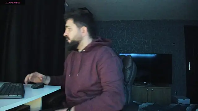 Snapshot of Eduu2322 chatting on 12.31.24 Eduu2322 online show from 12.31.24