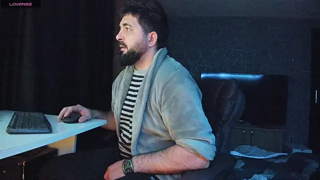 Snapshot of Eduu2322 chatting on 01.02.25 Eduu2322 online show from 01.02.25