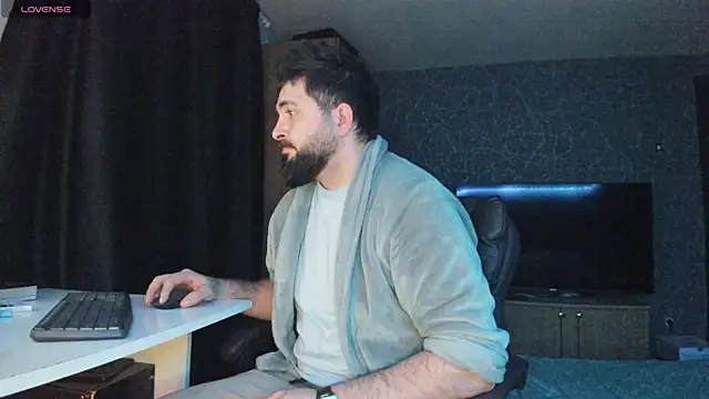 Snapshot of Eduu2322 chatting on 01.08.25 Eduu2322 online show from 01.08.25