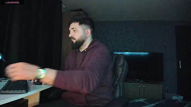 Snapshot of Eduu2322 chatting on 01.17.25 Eduu2322 online show from 01.17.25