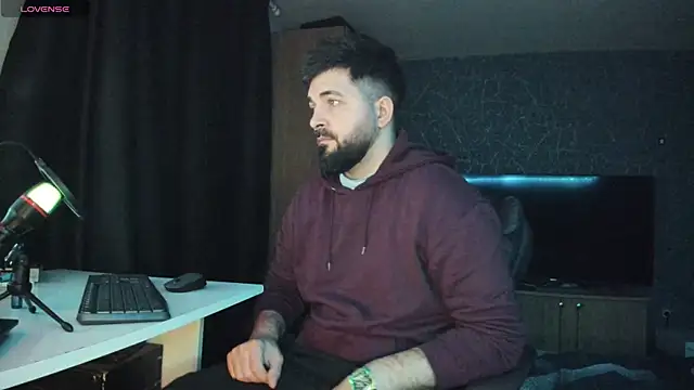 Snapshot of Eduu2322 chatting on 01.18.25 Eduu2322 online show from 01.18.25