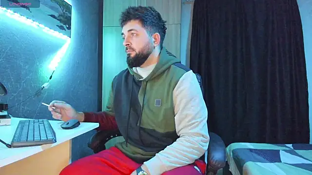 Snapshot of Eduu2322 chatting on 02.01.25 Eduu2322 online show from 02.01.25